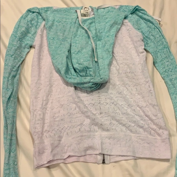 Zip up - Picture 2 of 3